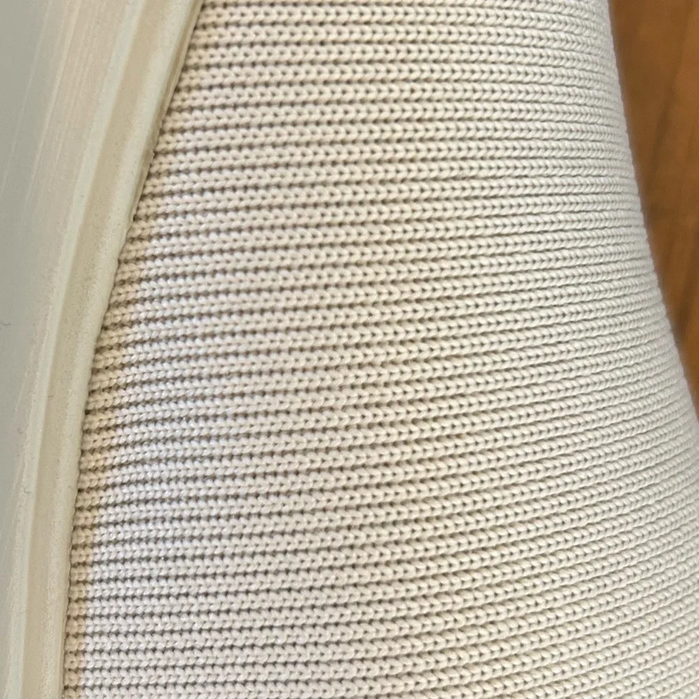 N/A cream platform